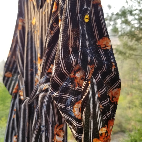 Short, Classy Dress - Picture 6 of 7